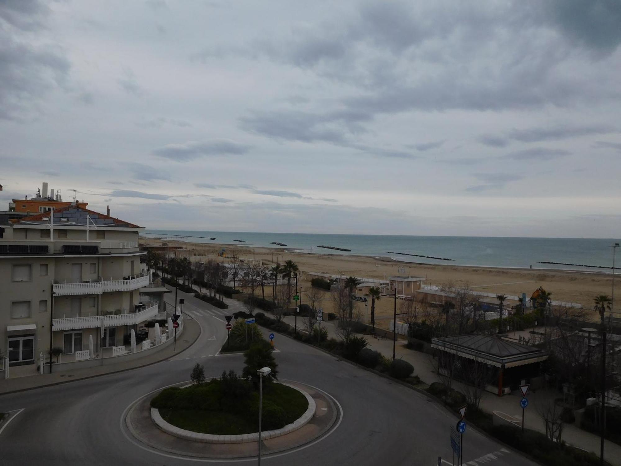 Gabbiano Apartments Rimini Bagian luar foto