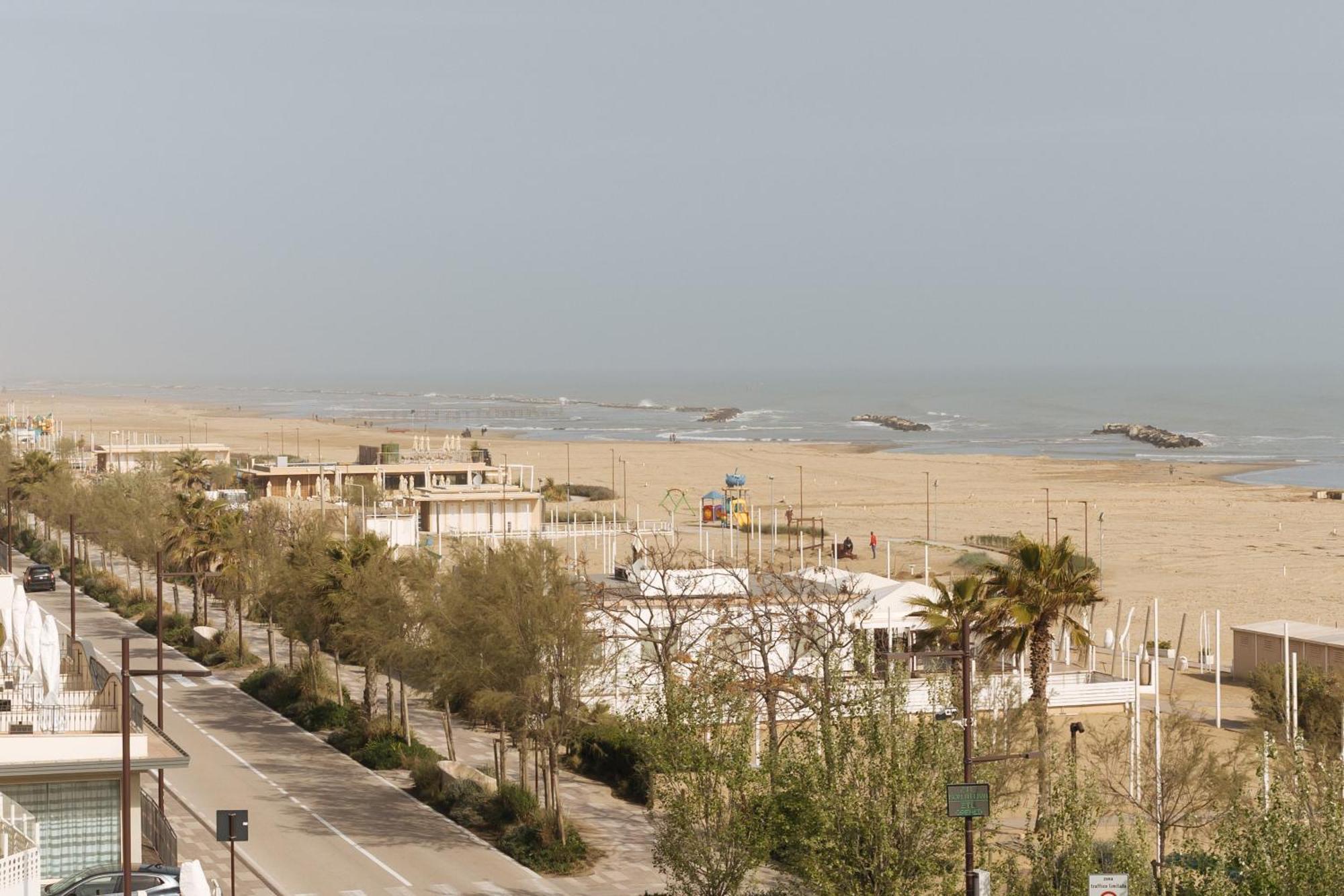 Gabbiano Apartments Rimini Bagian luar foto