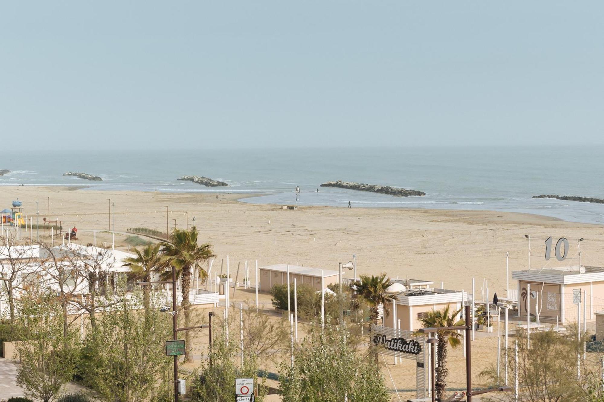 Gabbiano Apartments Rimini Bagian luar foto