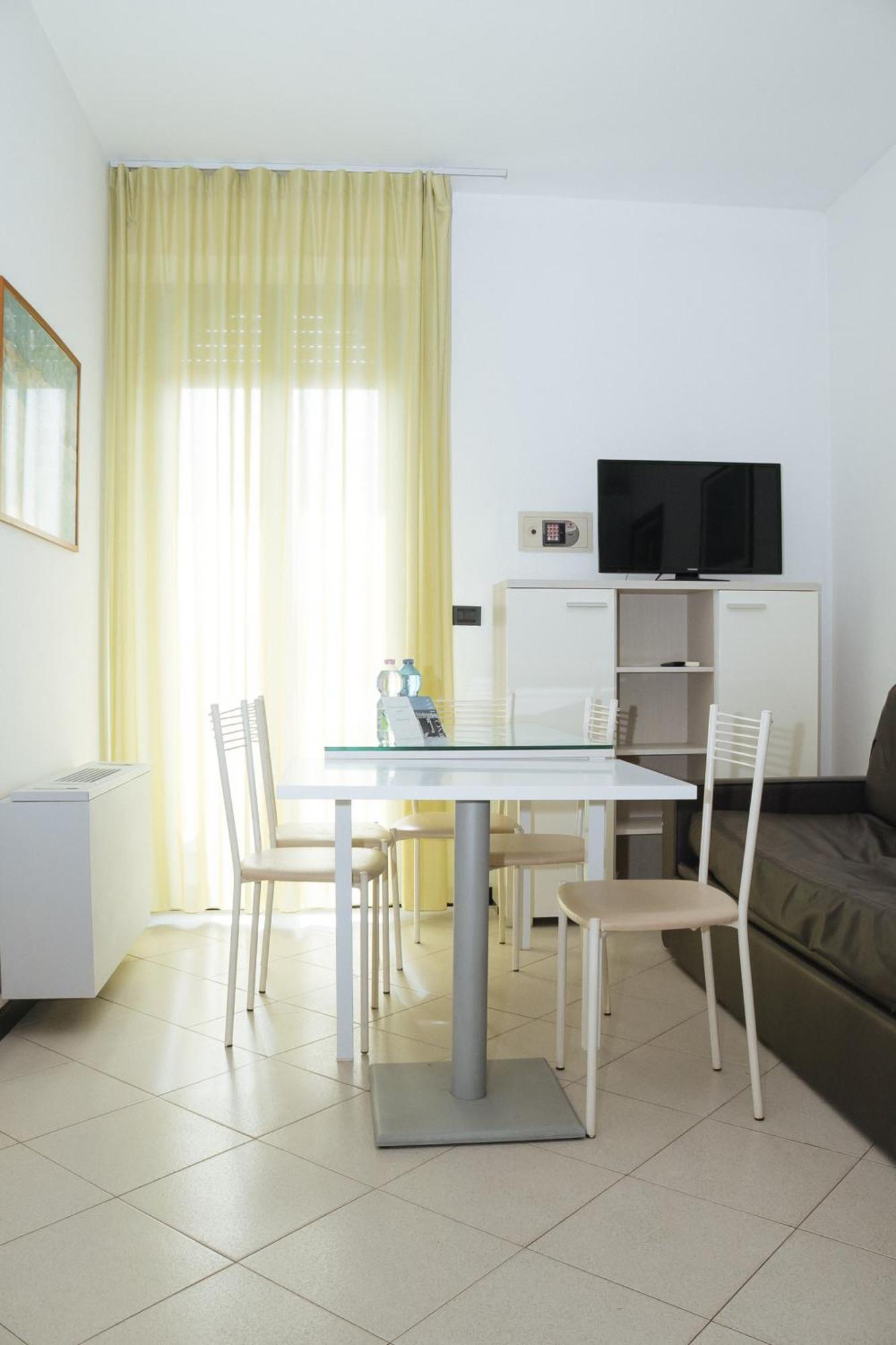 Gabbiano Apartments Rimini Bagian luar foto