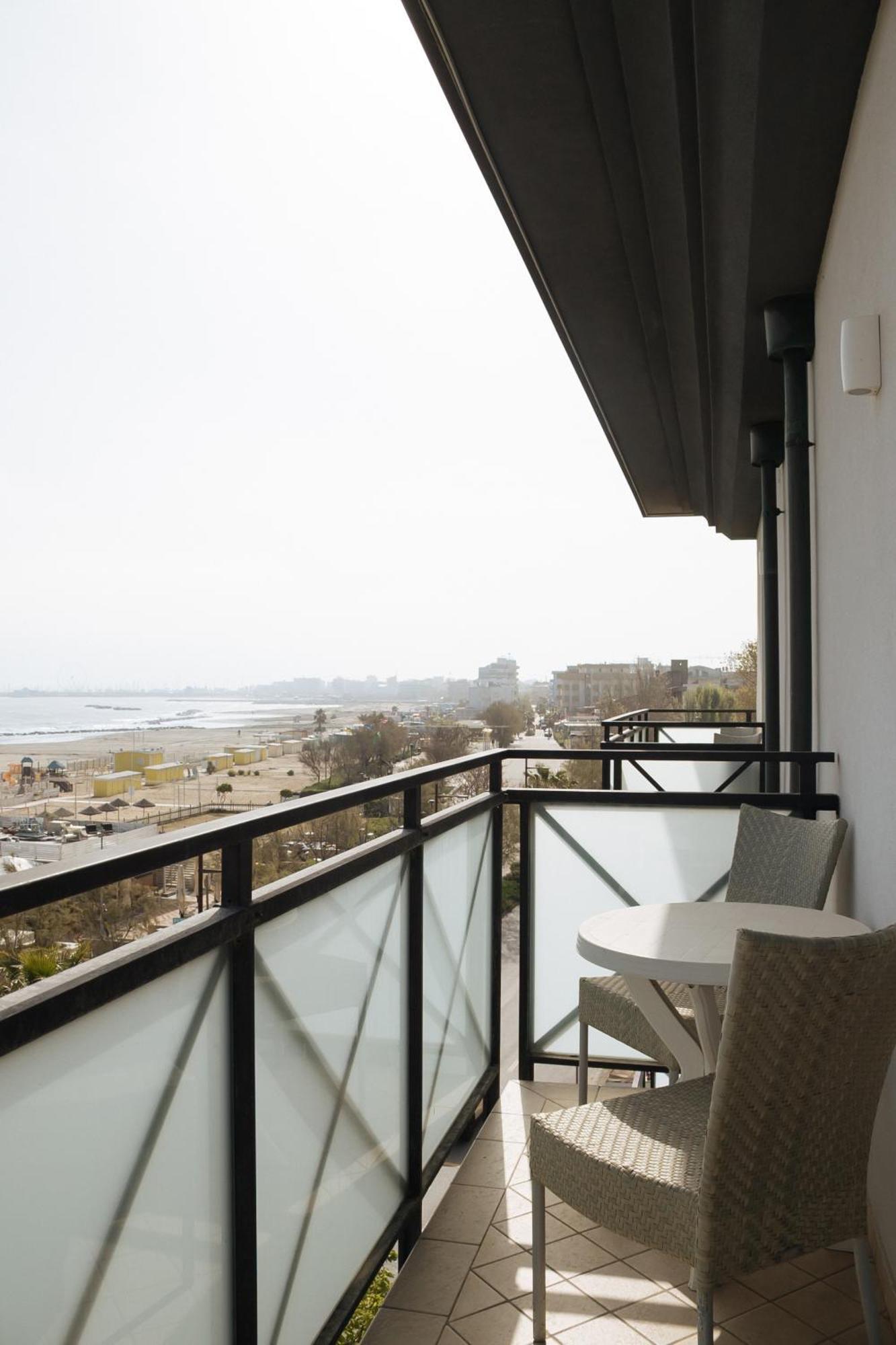 Gabbiano Apartments Rimini Bagian luar foto